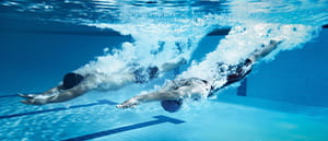 Nuotatori in azione