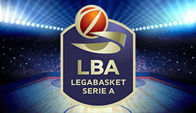 Il logo della Legabasket Serie A. Sullo sfondo un campo da pallacanestro illuminato