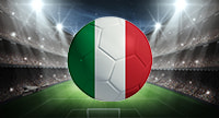 Uno stadio da calcio e la bandiera dell'Italia