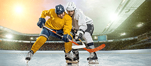 Giocatori di hockey su ghiaccio in azione