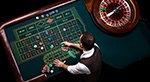 Una croupier di roulette online