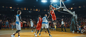 Giocatori durante una partita di basket