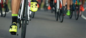 Dei ciclisti in azione