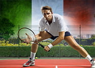 Un giocatore di tennis con la bandiera dell'Italia sullo sfondo a simboleggiare le scommesse sul tennis