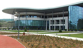 Il palazzo che ospita la sede della Federazione calcistica turca, organizzatrice della Süper Lig.