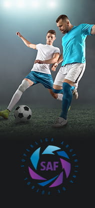 Giocatori di calcio in azione e il logo della Superliga Argentina