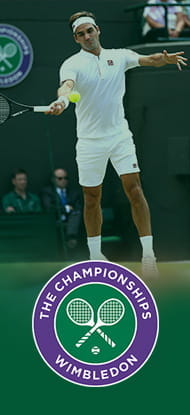 Roger Federer in azione a Wimbledon