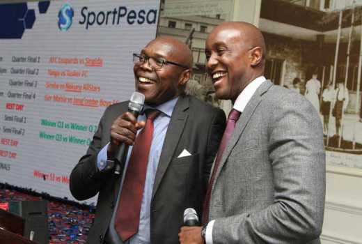 Il presidente del Gor Mahia FC, Ambrose Rachier e Ronald Karauri, CEO SportPesa