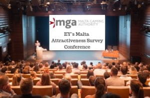 La sala conferenza e il logo MGA alla Malta Gaming Authority EY’s Malta Annual Attractiveness Survey Conference