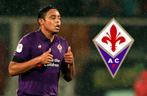 Luis Muriel e il logo della Fiorentina