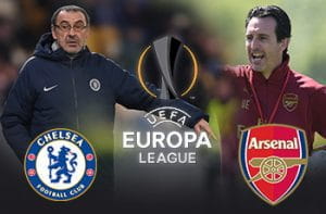 Maurizio Sarri e lo stemma del Chelsea, Unai Emery e lo stemma dell'Arsenal e il logo dell'Europa League