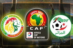 Il logo della Coppa d’Africa 2019, il badge della federazione calcistica del Senegal, il badge della federazione calcistica dell’Algeria