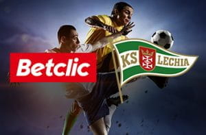 Calciatori in azione e i loghi di Betclic e Lechia Danzica