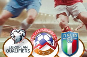 Il logo delle qualificazioni agli Europei di calcio, il logo della Federazione calcistica dell’Armenia, il logo della Nazionale di calcio dell’Italia, sullo sfondo dei calciatori generici