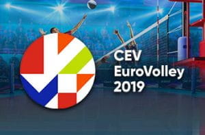 Il logo degli Europei di volley CEV 2019, sullo sfondo giocatori generici di pallavolo impegnati in una partita