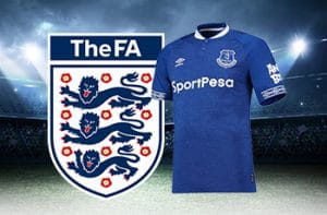 Il logo della Football Association, la maglia da gara dell'Everton