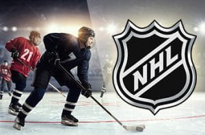 Dei giocatori di hockey su ghiaccio generici e il logo della NHL