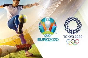 Un calciatore in azione e i loghi degli Europei di calcio 2020 e delle Olimpiadi 2020