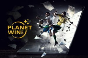 Calciatori in azione, un personal computer e il logo di Planetwin365