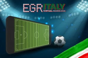 Il logo degli EGR Italy Awards e un campo da calcio con un pallone