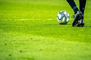 Un calciatore in azione
