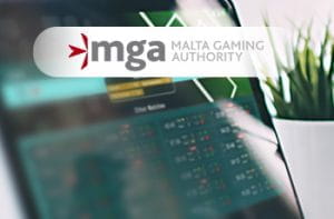 Il logo della Malta Gaming Authority e la schermata di un bookmaker online