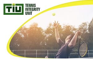 Il logo della Tennis Integrity Unit e un tennista in azione