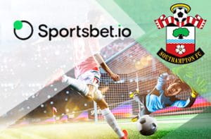 I loghi di Sportsbet.io e del Southampton e dei calciatori in azione