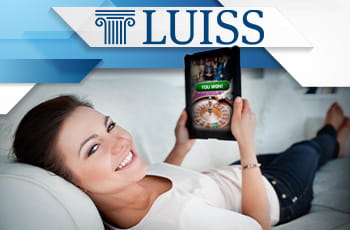 Il logo dell’Università Luiss, una ragazza che gioca a casinò online