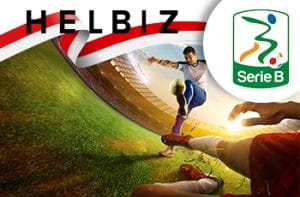 Giocatori di calcio con bandiera dell’Indonesia, logo Helbiz e logo Serie B.