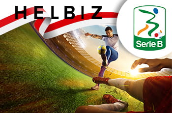 Giocatori di calcio con bandiera dell’Indonesia, logo Helbiz e logo Serie B.