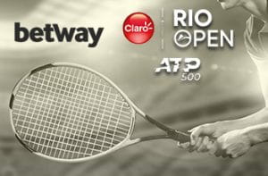 Tennista in azione con logo Betway e logo Rio Open ATP 500.