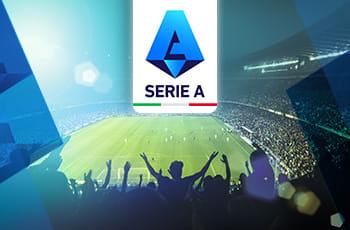 Stadio di calcio pieno di persone, logo Serie A