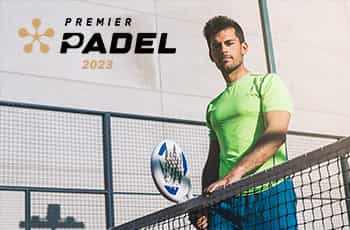 Giocatore di padel in campo, logo Premium Padel 2023