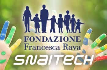 Mani di bambini colorate, logo Snaitech, logo Fondazione Francesca Rava