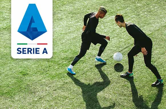 Calciatori in allenamento, logo Serie A