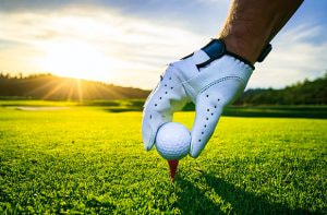 Pallina da golf nel terreno