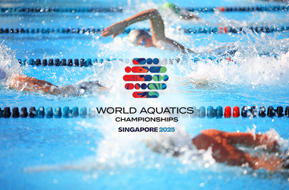 Nuotatori in vasca e logo Mondiali di nuoto