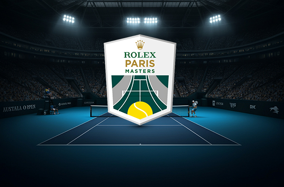 Riflettori accesi su un’arena di tennis e al centro logo Rolex Paris Masters