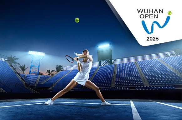 Tennista pronta a colpire e logo WTA Wuhan 1000