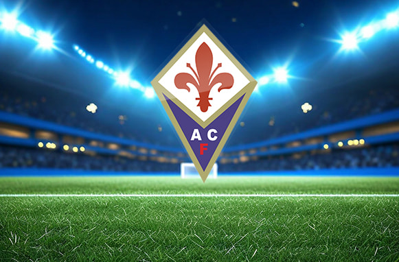 Logo Fiorentina e campo di calcio