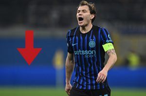 Nicolò Barella e freccia rossa verso il basso