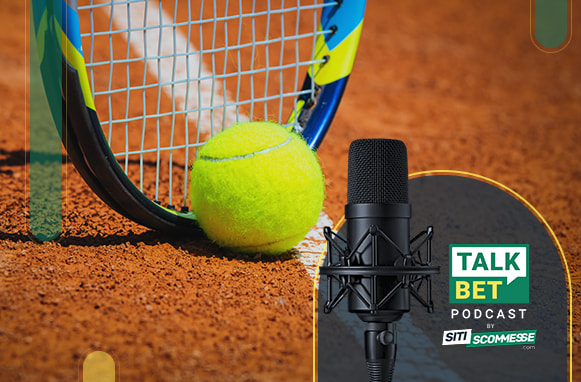 Racchetta e pallina da tennis sull'argilla, logo TalkBet&Risposta